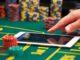 Tapis de poker et smartphone